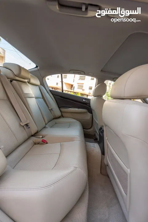 إنفينيتي G37 موديل 2012 - 4 جيد - سيارة رياضية مع محرك V6 3.7L
