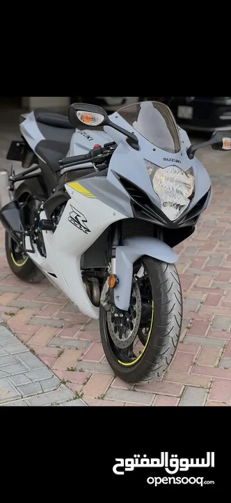 دراجة سوزوكي رياضية GSX-R600