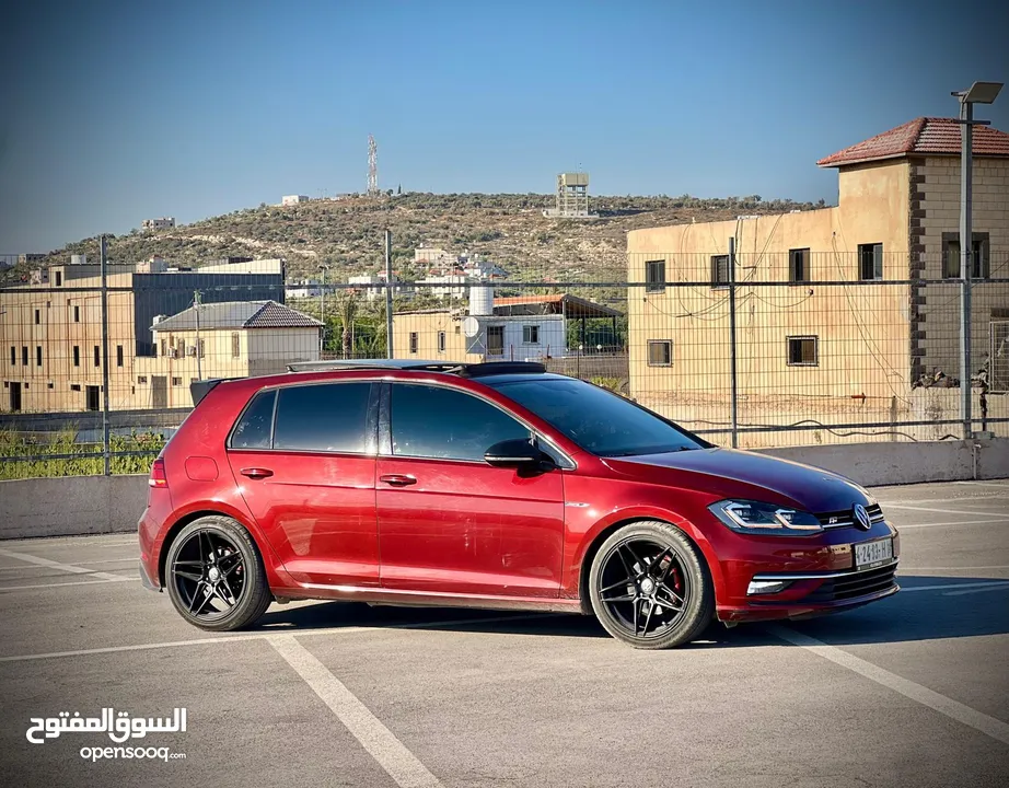 فولكسفاغن جولف  MK7.5  فل الفل فتحة سقف بانوراما بنزين 1500cc اتوماتيك-2020  نخب
