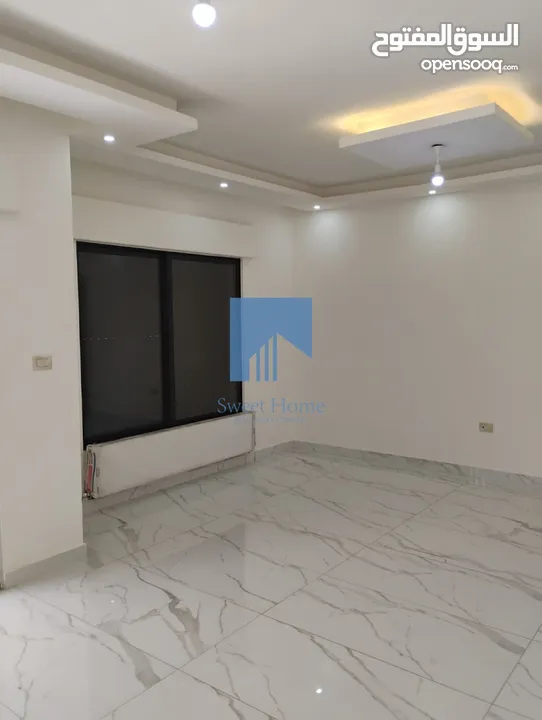 شقة فاخرة للبيع في الجاردنز  - خلف الدستور 155م مع ترسات 150م تشطيب سوبر ديلوكس لم تسكن