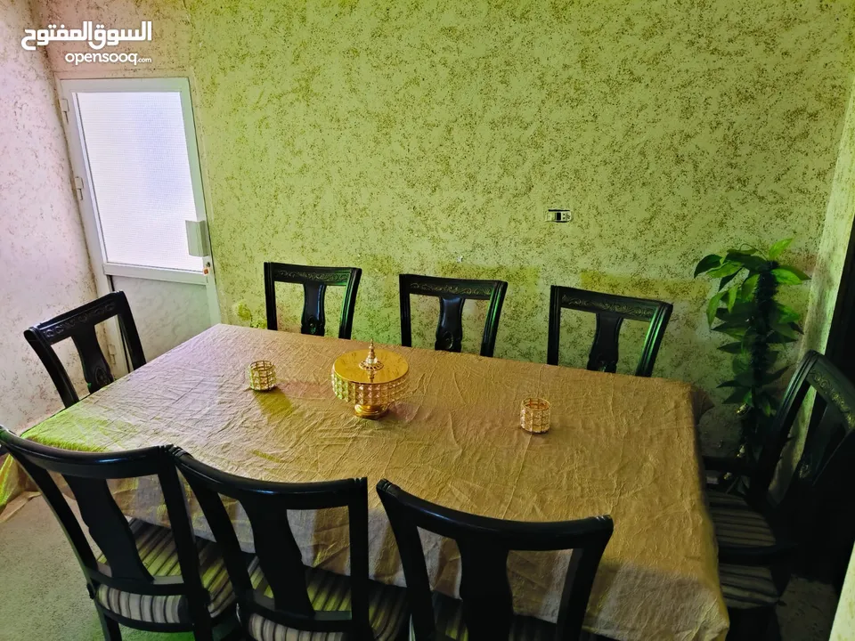 طاولة سفرة مع دنسوار