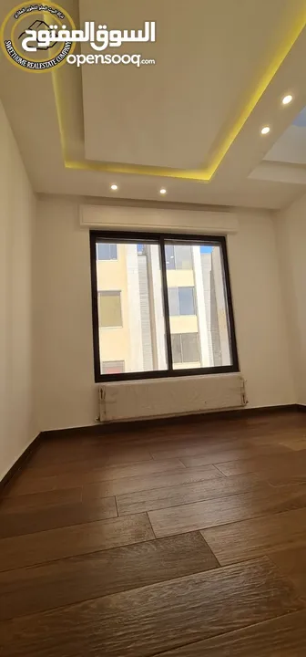 شقة فاخرة للبيع بأجمل أحياء الصويفية طابق ثالث مع روف دوبلكس 153م تشطيب سوبر ديلوكس لم تسكن
