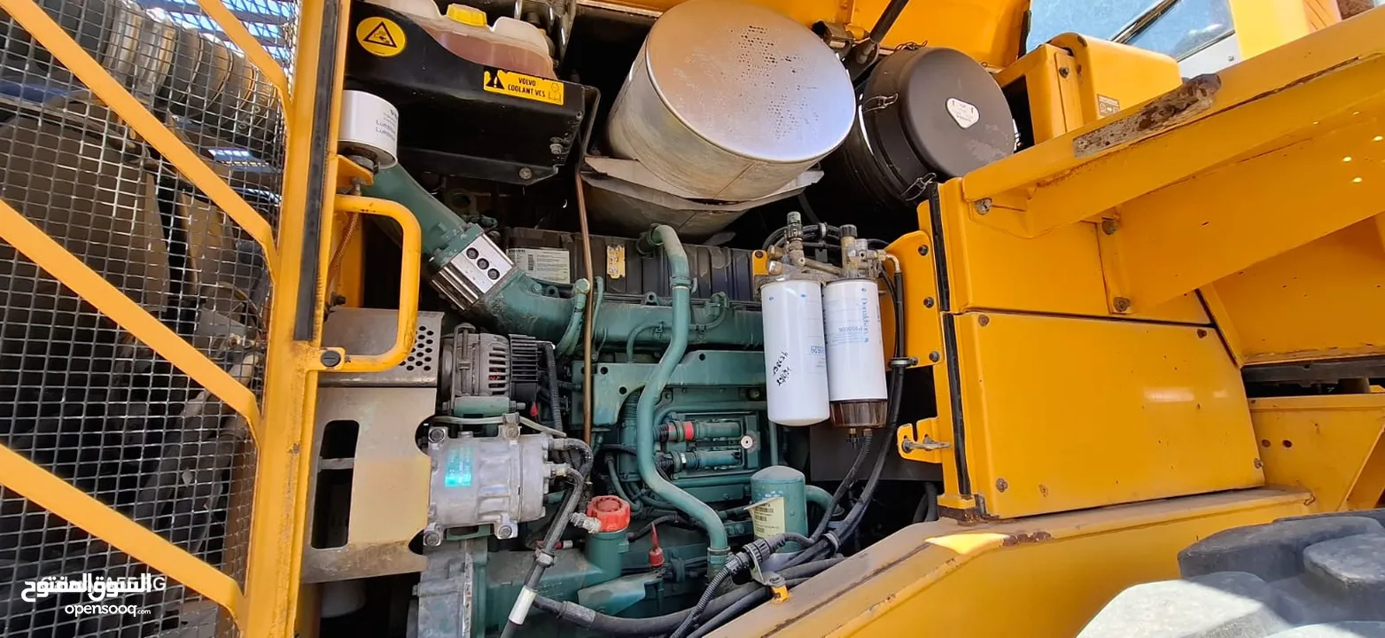 جرافات عدد 2  Volvo F180 +Volvo E180
