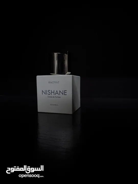 عطر نشياني هشفات كمية تقريبا 60% عطر صيفي وجميل