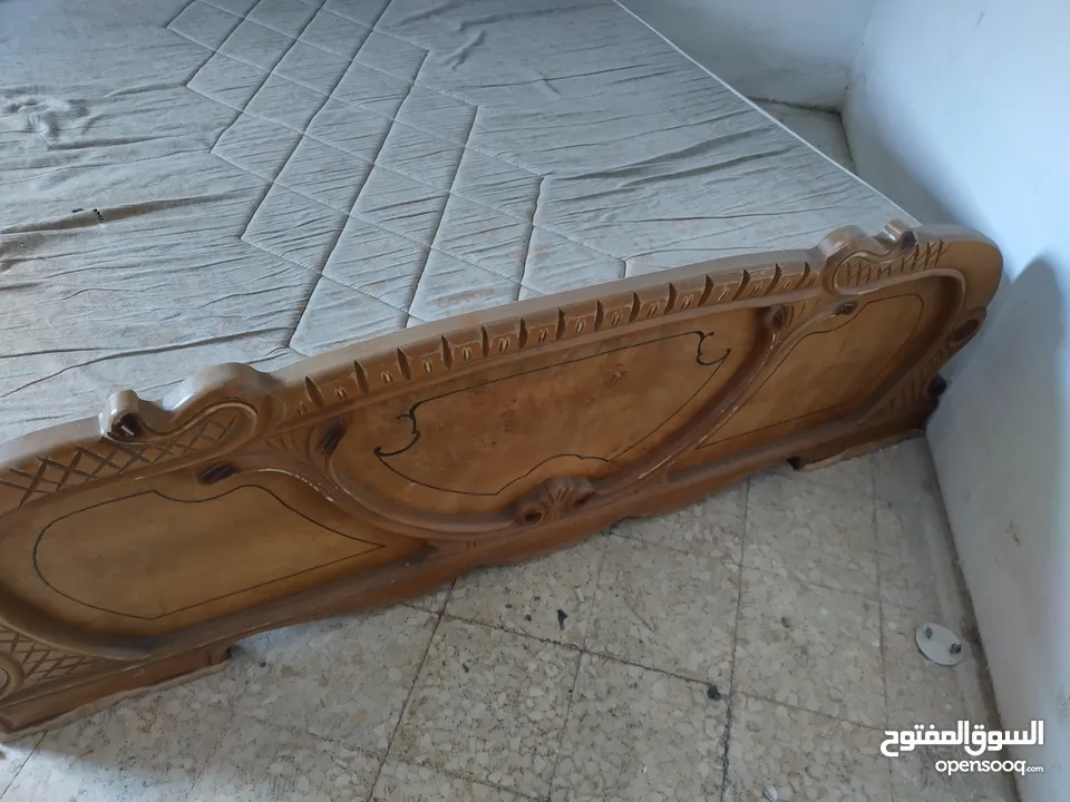 سرير مستعمل