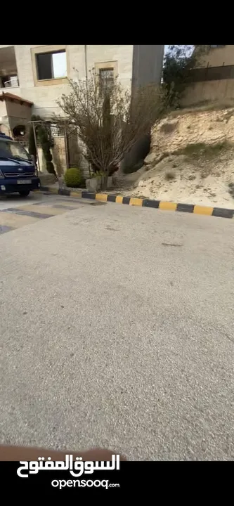 ارض للبيع حوض عويس جنب المرقب بعيدة عن شارع الحزام كيلو خلف مركز امن المنارة