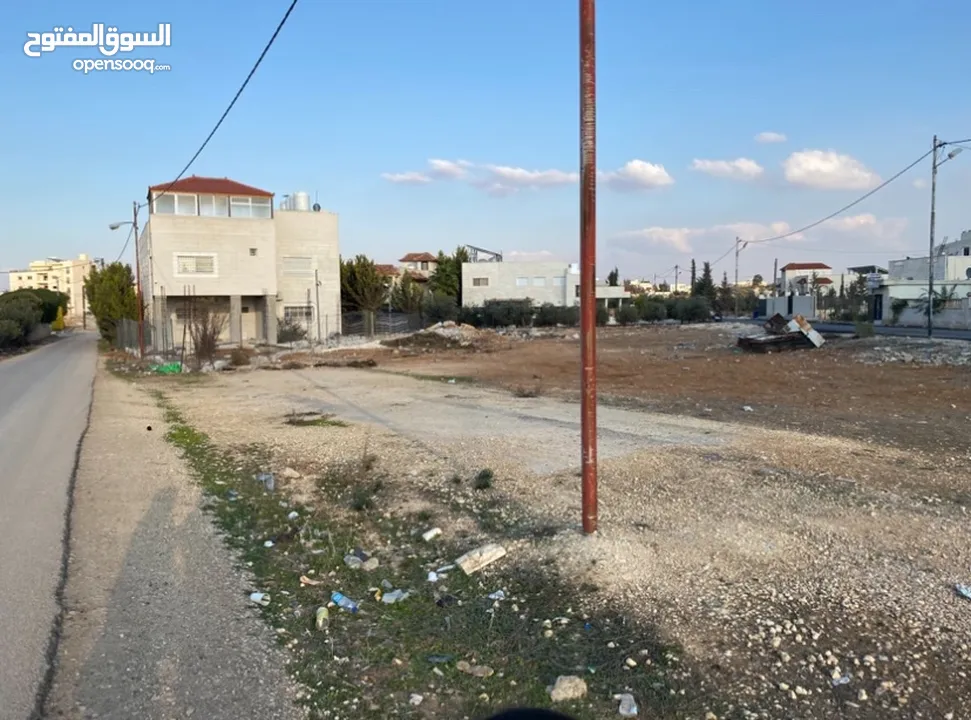 أرض سكنية على شارعين البركة الشمالية غرب شارع الأربعين دونم ومئة متر