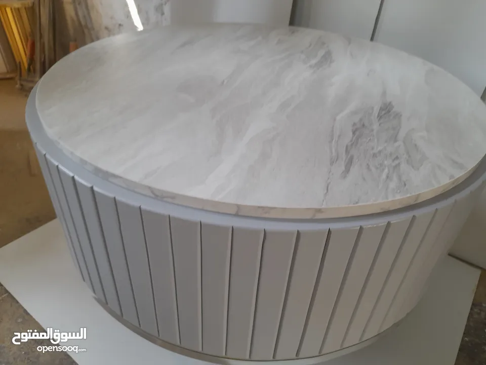 اطقم طربيزات طاولات شاشه مكون من ثلاث قطع خشب ودهان الون حسب الطلب