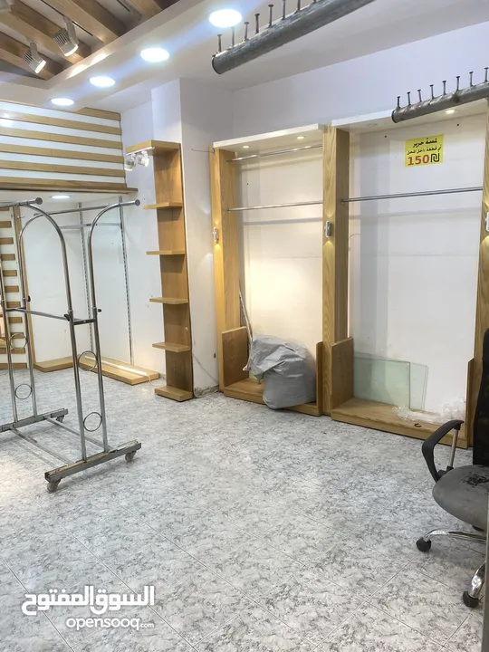 محل تجاري للبيع بالخلو طولكرم مجمع ابو طريف والزغل الطابق الارضي. مساحه المحل 32متر المحل ديكور جديد