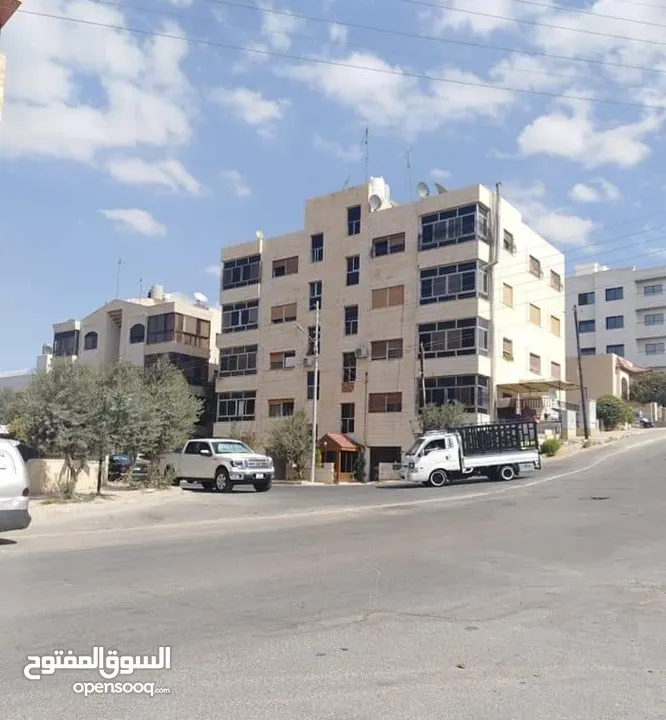 شاغر في غرفة ثنائية /شريكة سكن في شقة للبنات طالبات او موظفات خلف الجامعة الاردنية
