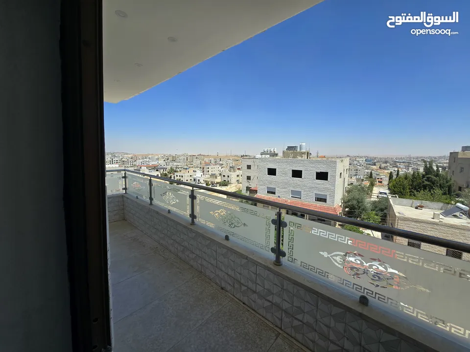 شقة يوبر ديلوكس طابق اخير مع روف مساحة 209 م ابو علندا إسكان الكهرباء