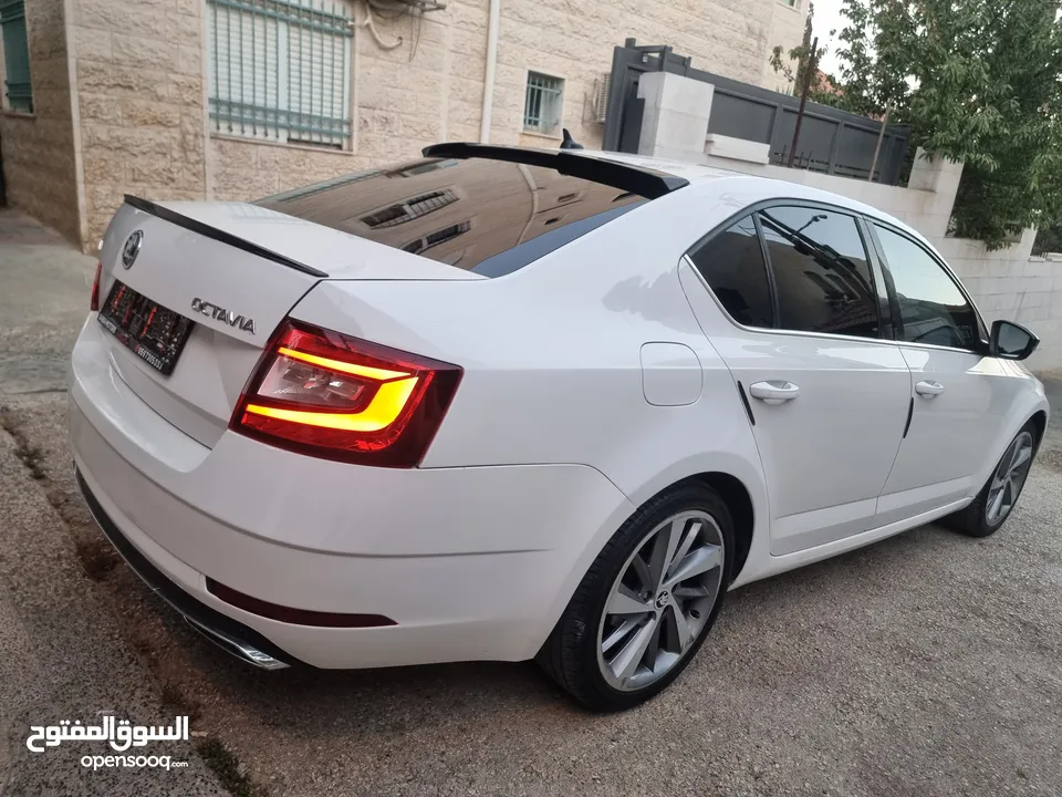اكتافيا لورين  كلمنت
