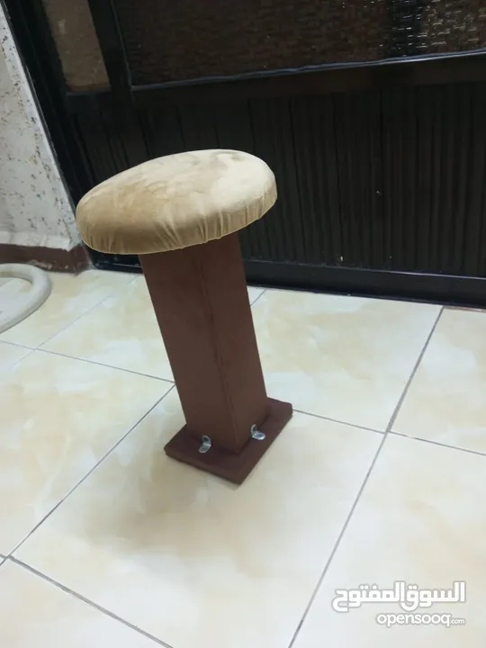 كراسي صغيرة عملية ومريحة – بشكل فِطْرة أو مربع