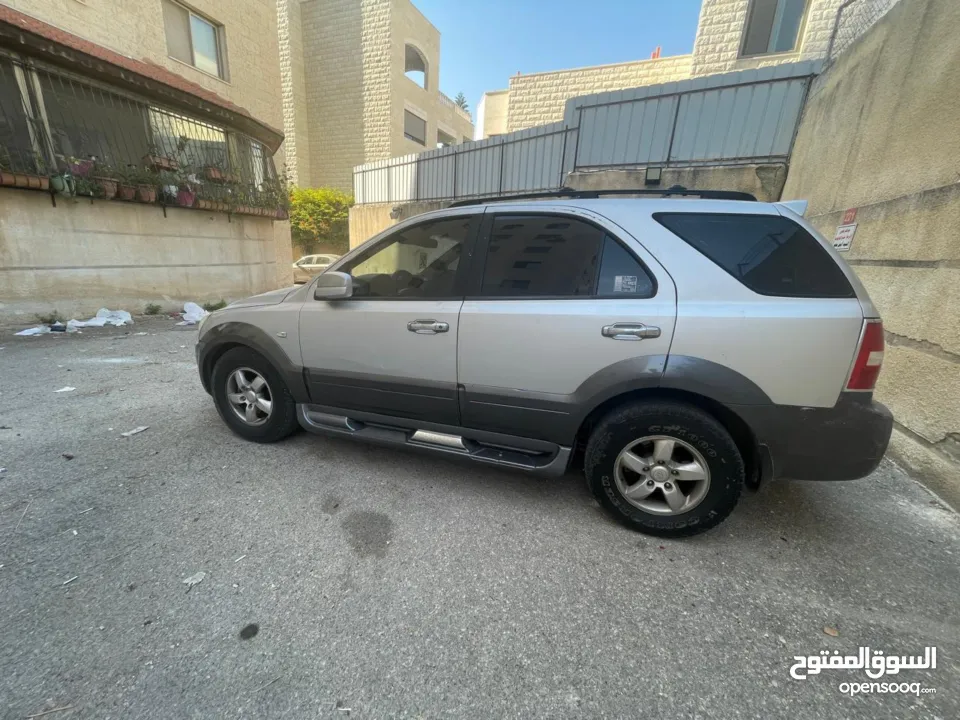 جيب سيرسنتو 2009 ، ماشي 173الف كيلو متر مرخص و مأمن