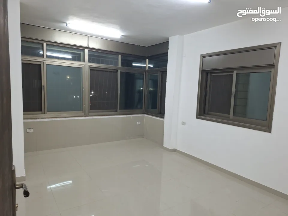 شقة للايجار للعرسان او العائلات الصغيرة