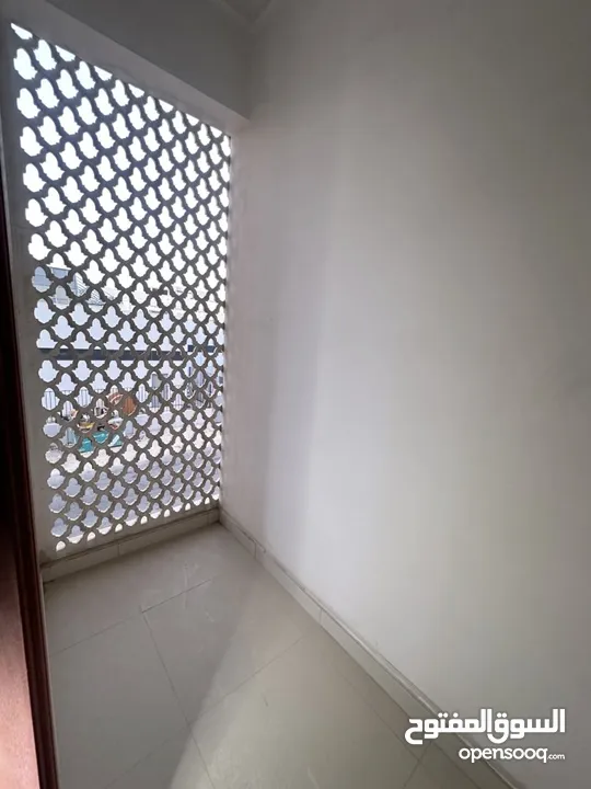 شقة حديثة للايجار في البسيتين بالقرب من الجامعة الايرلندية