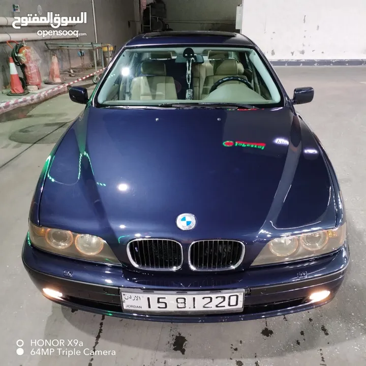 سياره BMW 2003
