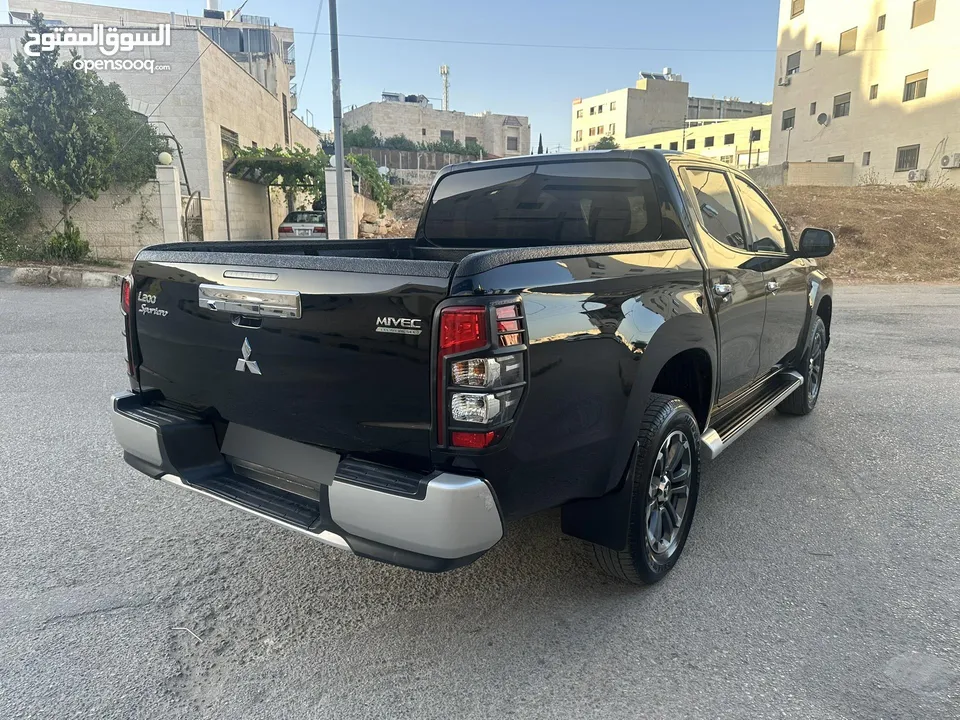 ميتسوبيشي L200 سبورتيرو موديل 2022 أعلى صنف مع ديفلوك للبيع