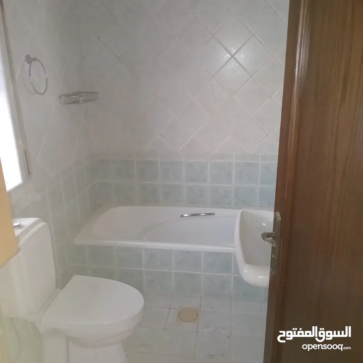 فيلا متلاصقة للبيع او للايجار في دير غبار - 14237