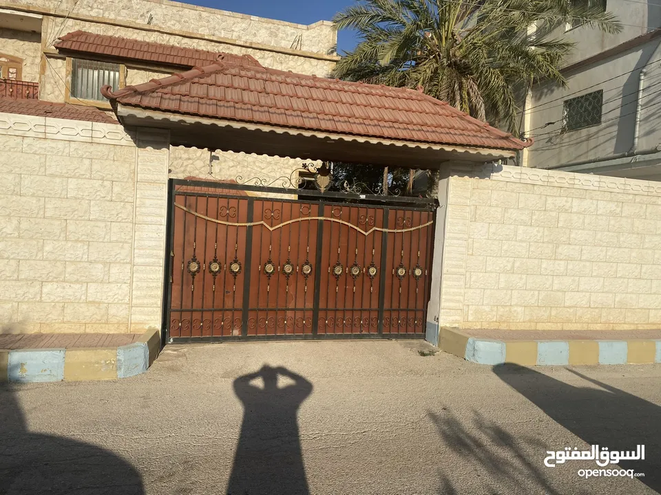 بيت طابقين لااليجار  او للبيع