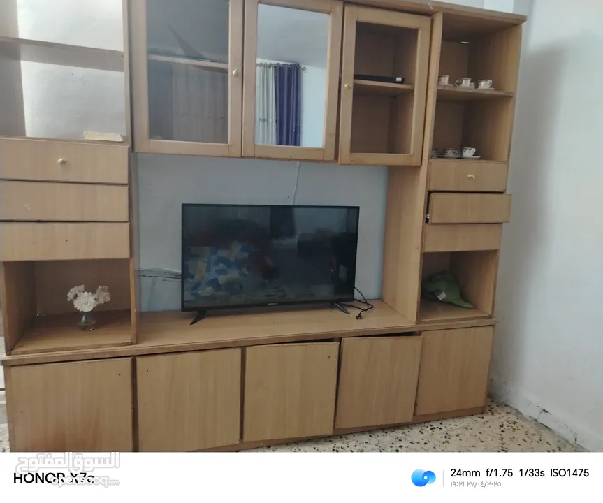 بوفيه للبيع خشب لاتيه تفصيل بيع بسعر حرق ب25 دينار عنوان اربد دوت شركه الكهرباء  شارع حكما
