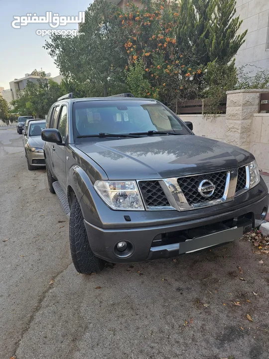 للببع بسبب السفر  نيسان باثفيندر مميزة فل اوبشن،  جلد ، دفع رباعي ، فتحة سقف. هوك خلفي، كاميرا خلفي