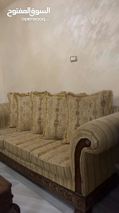 كنب نضيف قابل ب التفاوض