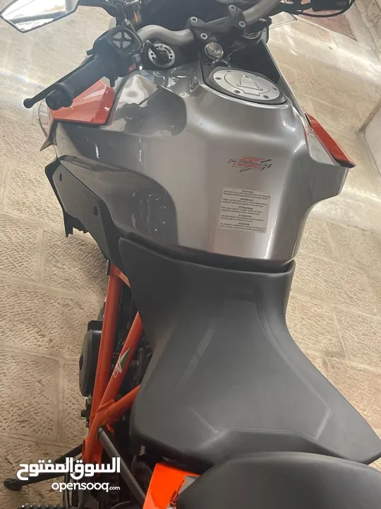 وحش الطرقات – KTM 1290 Super Duke GT موديل 2016  دراجة رياضية وسياحية فاخرة بحالة وكالة للبيع