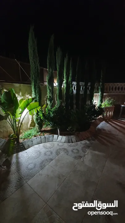 فيلا فاخرة  للبيع ..في ارقي منطقة الزرقاء الجديدة .. شارع المطاعم luxurious Villa for sale