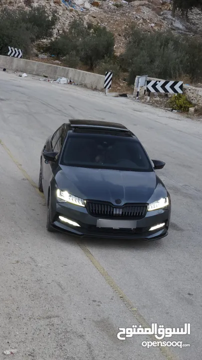 سوبيرب سبورت لاين بلاك اديشن