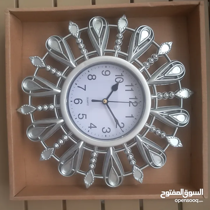 ساعات حائط للبيع