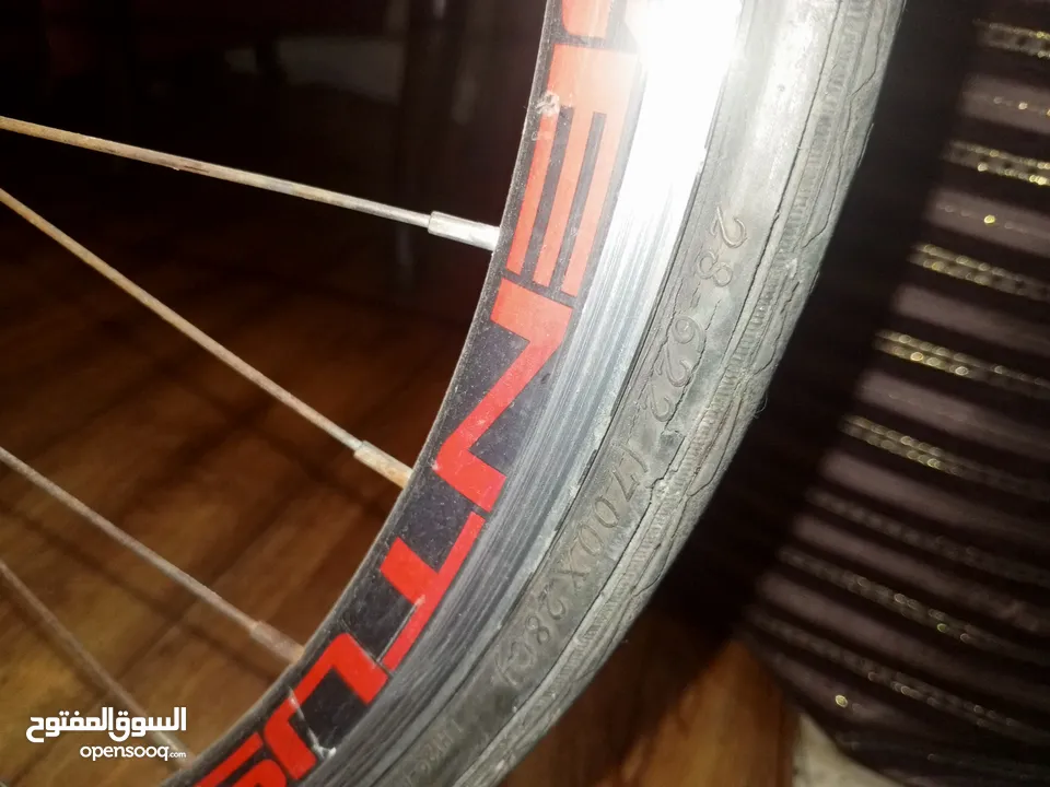 دراجة هوائية سباق الدراجات ياباني اصلية وزن خفيف دراجة مميزة وبسعر مغري وقابل للتفاوض بشيء بسيط