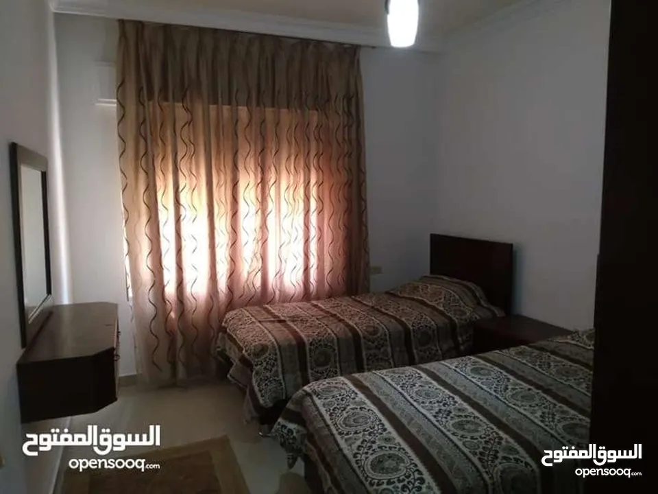 شقة ارضية مميزه للبيع في اجمل مناطق الجبيهه / ref 424