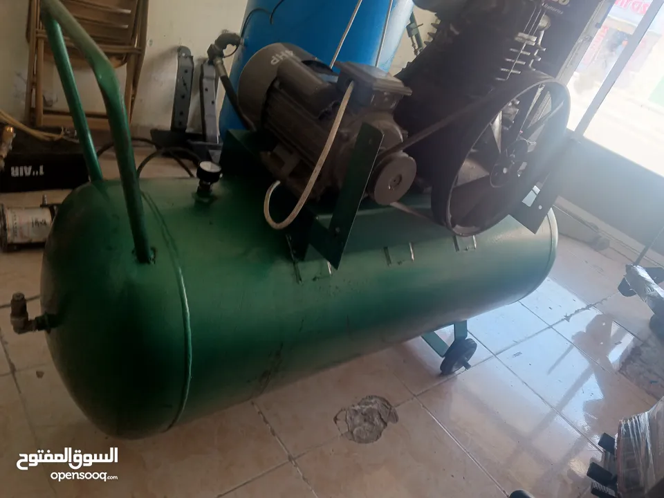 معدات محل بناشر
