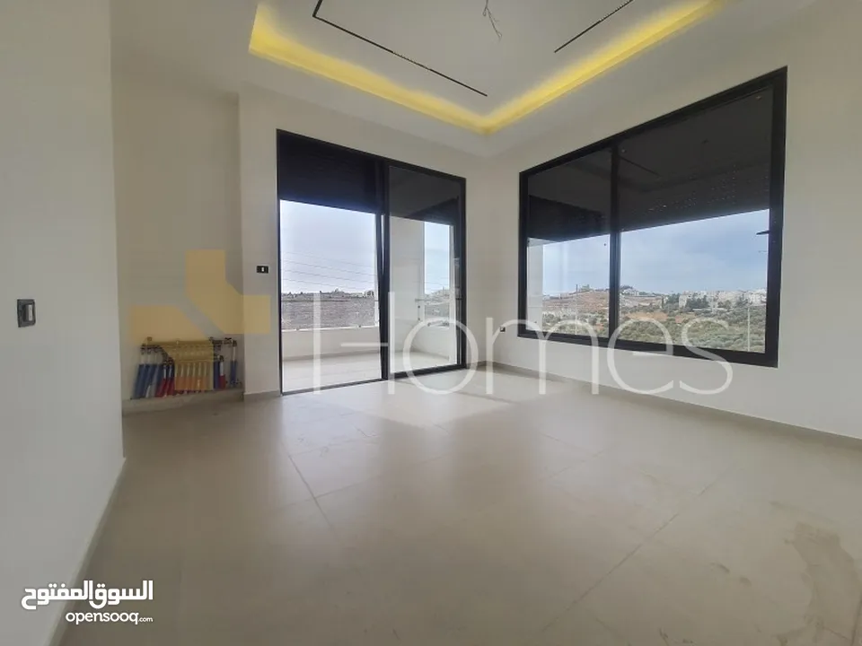 فيلا للبيع في طريق المطار بمساحة بناء 552م