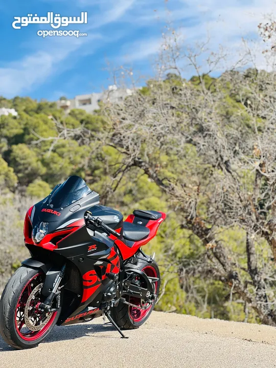 GSX,,1000,,R  بحالة الوكاله ومميزه وممشى قليل