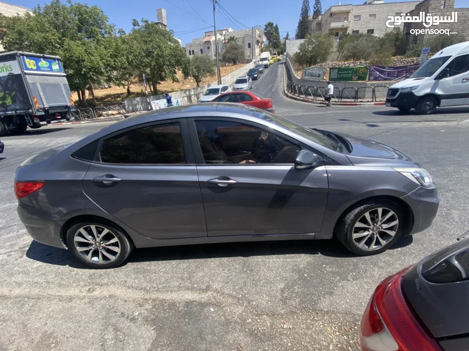 اكسنت 2016 للبيع