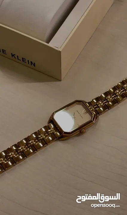 ساعة نسائية anne klein - اللون روز قولد