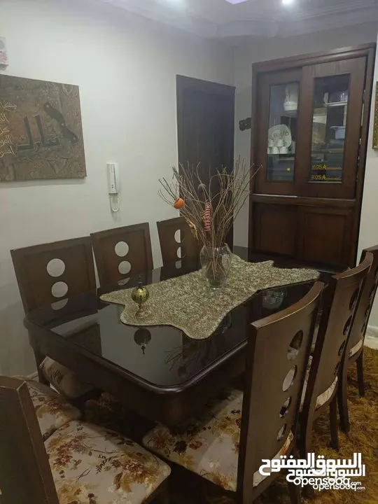 اثاث مستعمل بحالة الجديد حالته ممتازه.