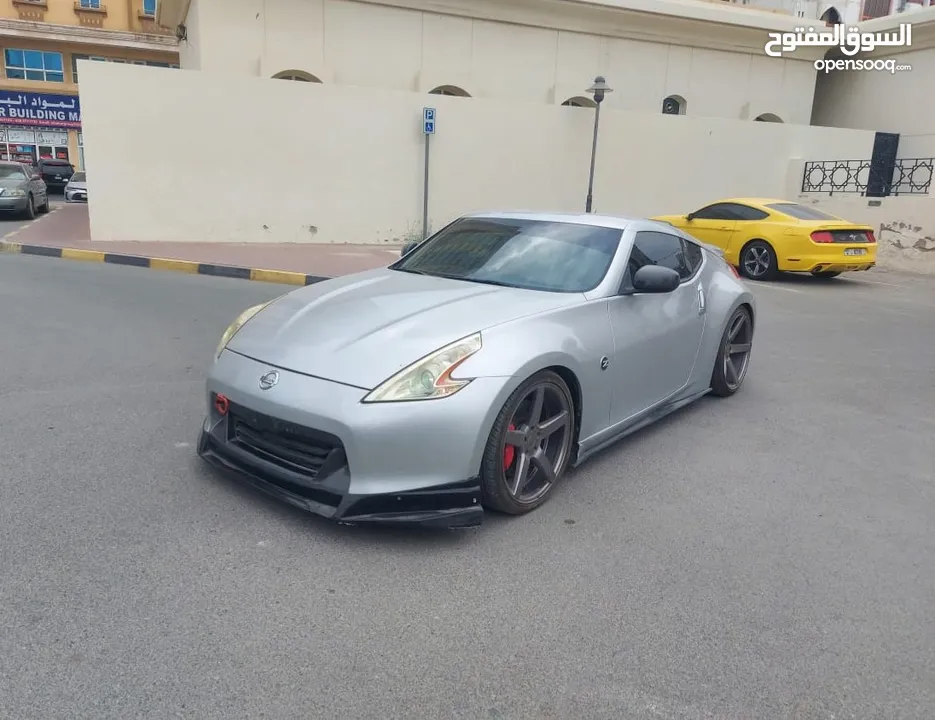 DHS 19500/= 2009 NISSAN Z370 / AUTO