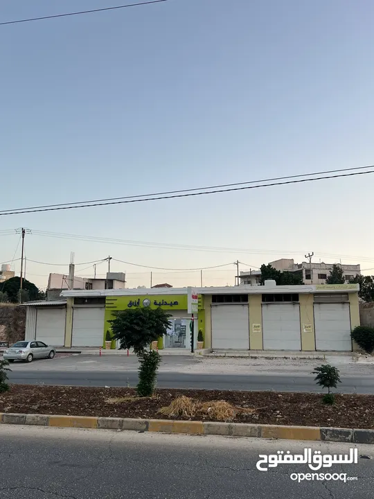 مخازن تجارية للبيع بعدد 7 مخازن