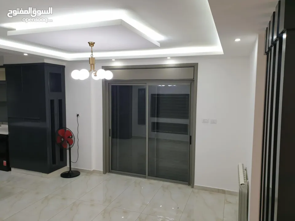شقة فاخرة للبيع في الطيرة – 185م – تشطيب جديد