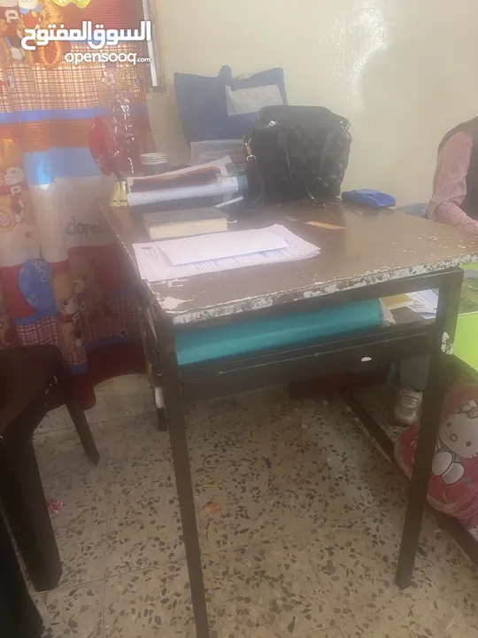 اثاث  مدرسة ورضة.  مكاتب  مستعملة بحاله الجيد جدا المفرق