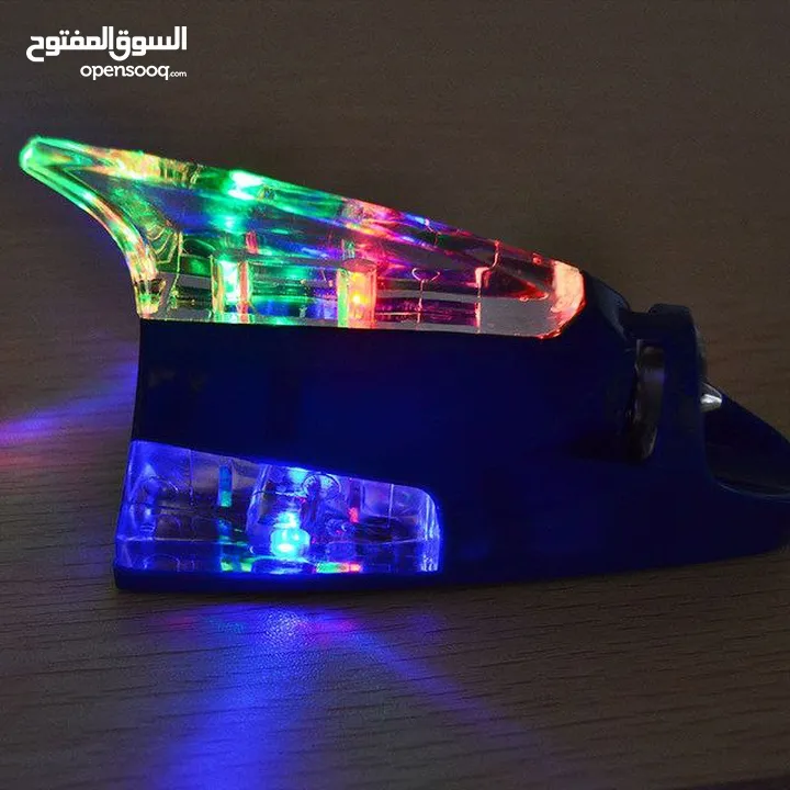 أضواء تعمل بالرياح على شكل زعنفة قرش Wind Powered Shark Fin LED Light