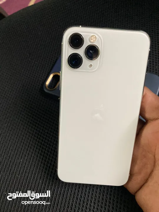 iPhone 11 Pro or Xr tra oman original