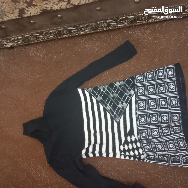 ملابس للبيع بسعر حررررق بحال الوكاله يتوفر  بلاطين جينز ،،،فساتين  شيفون ،، بلايز  مقاس 40,,,,42
