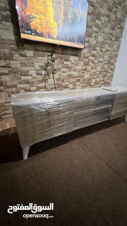 طاولة تلفاز