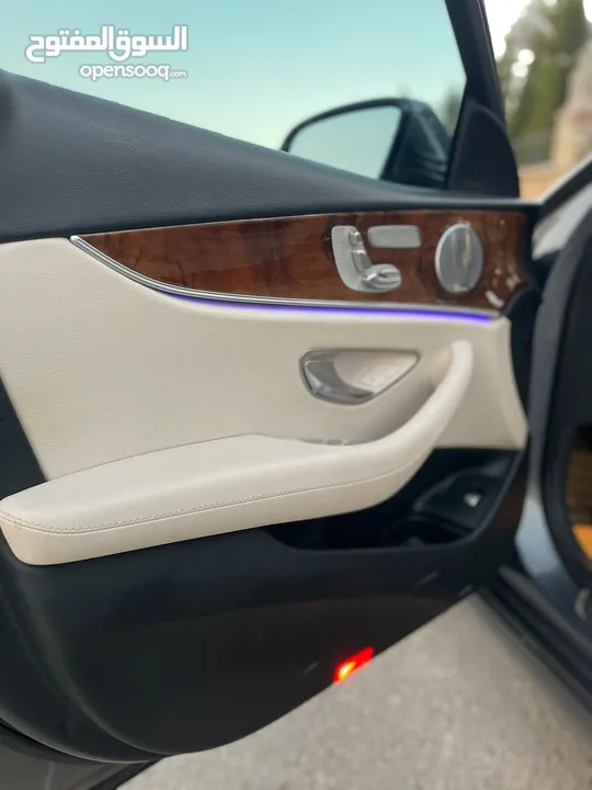 Mercedes benz E300 AMG بحالة الوكالة