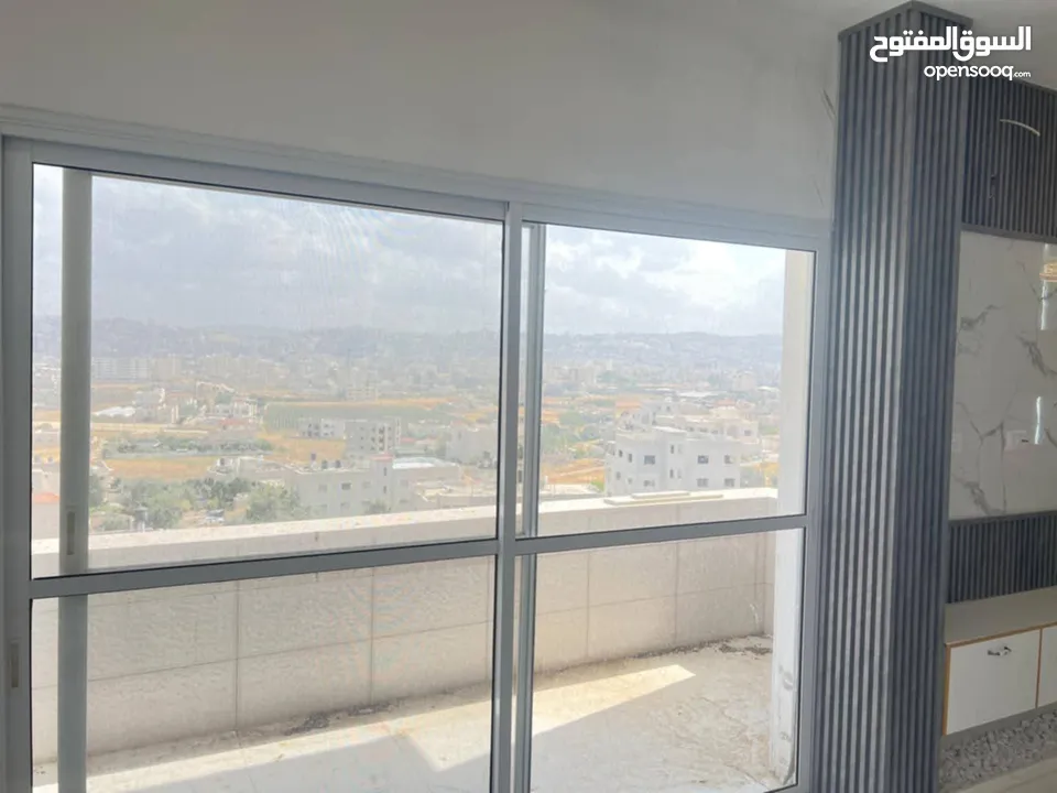 للبيع شقة في خروبه بالقرب من مسجد الفاتح وسط البلد