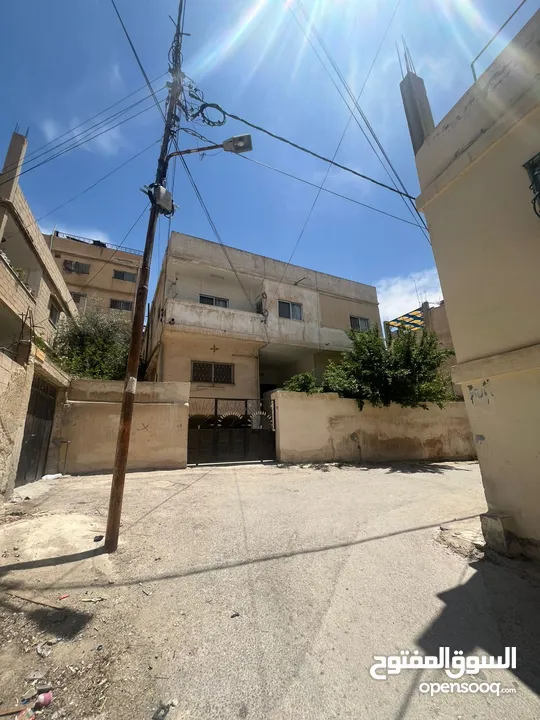 عمارة للبيع بسعر مغري بجبل الشمالي خطوتين وتكون بسوق الشمالي خلف KRG عمارة بتجننن ونضيفه ممتز